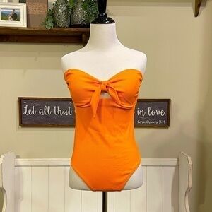 Old Navy Orange One Piece Swimsuit Medium Women's with detachable strap‎